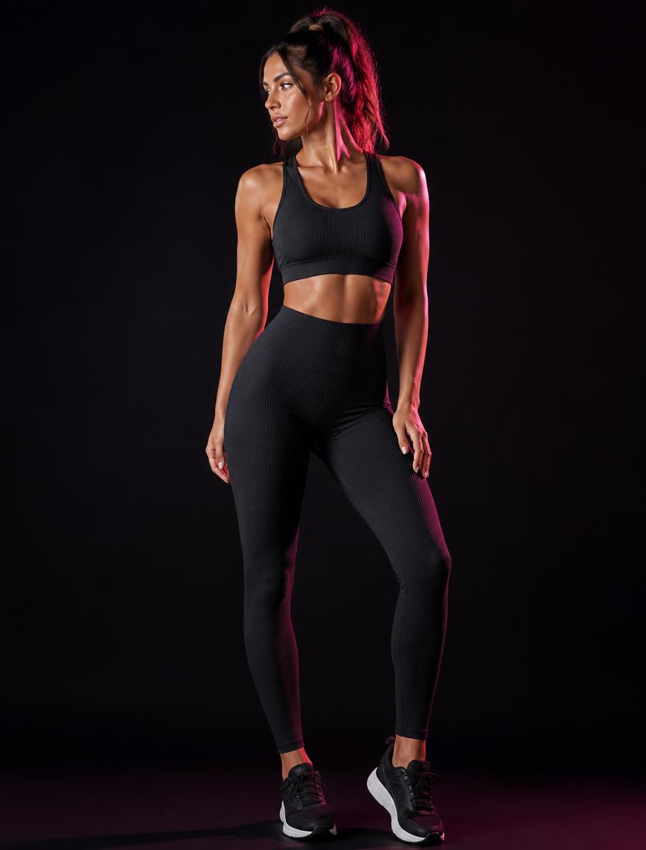 Modelo vestindo conjunto fitness Din Bella Fit